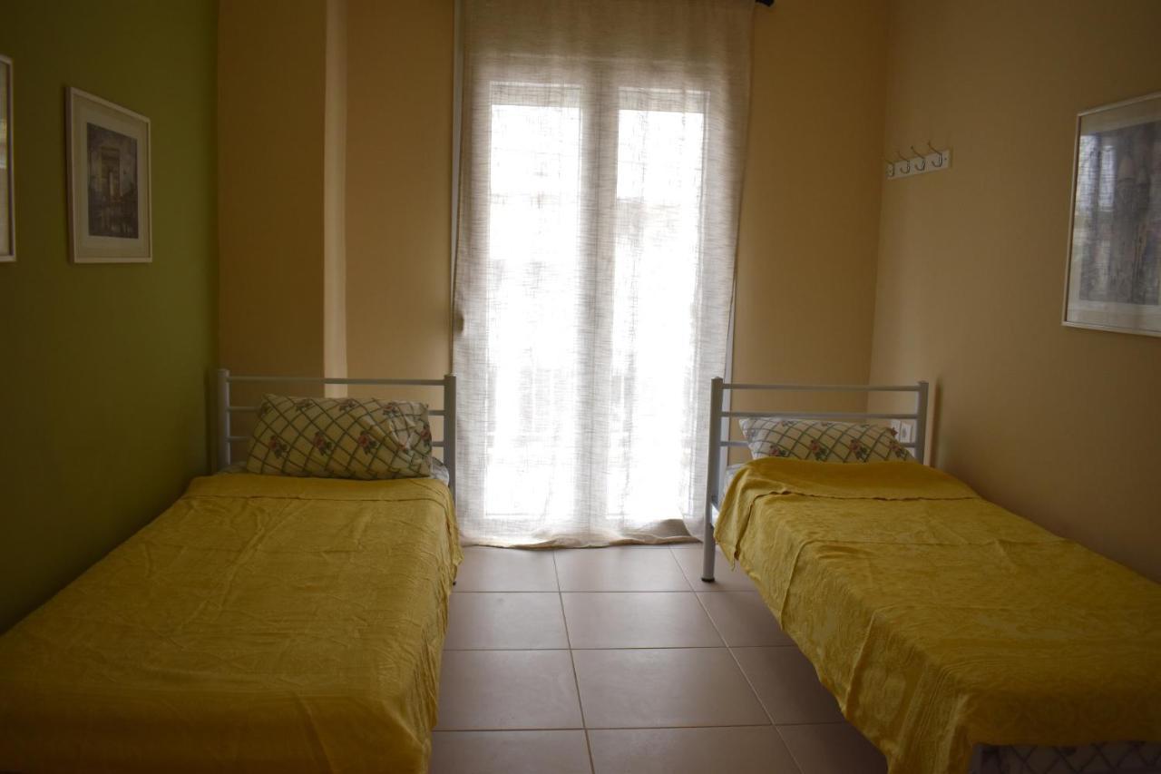 In Nea Kallikratia Apartment