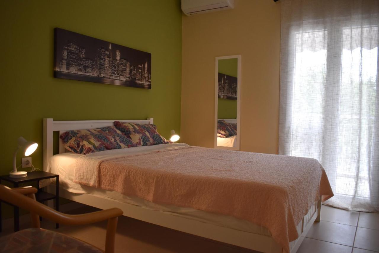 In Nea Kallikratia Apartment